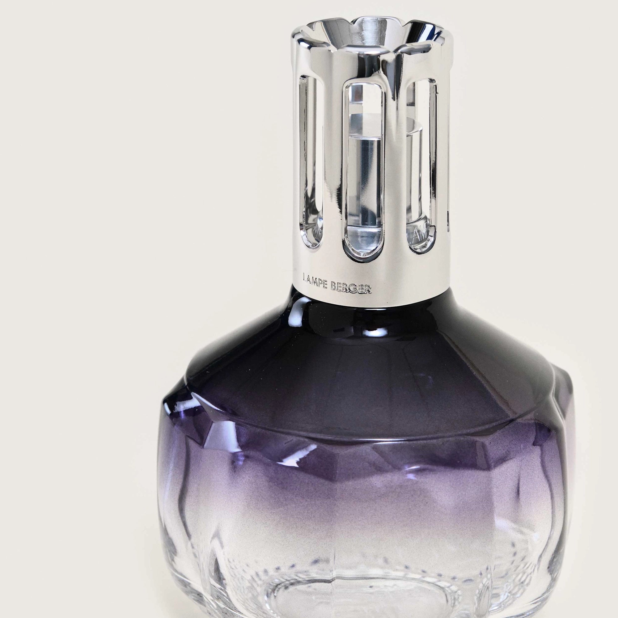 Midnight Blue Molecule Underneath the Magnolias Lamp Berger Gift Set