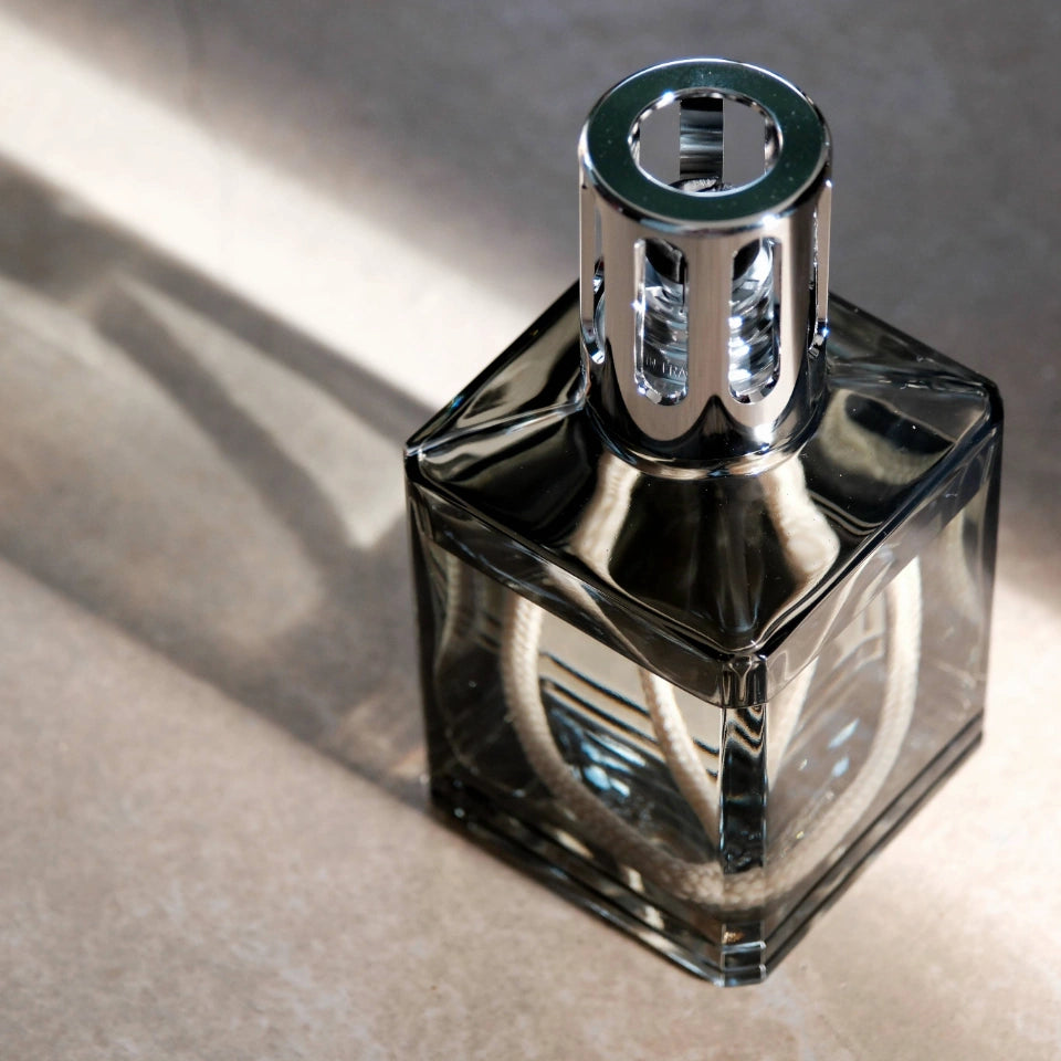 Essential Cube Noir Grey Lampe Berger