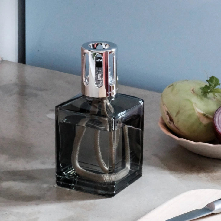 Essential Cube Noir Grey Lampe Berger