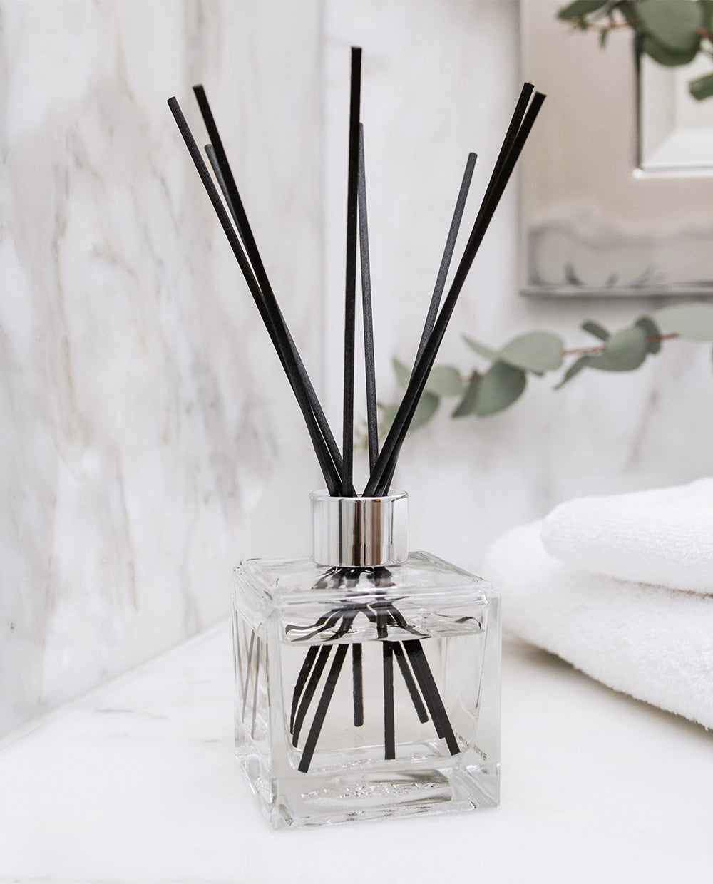 White Cashmere Clear Cube Scented Bouquet