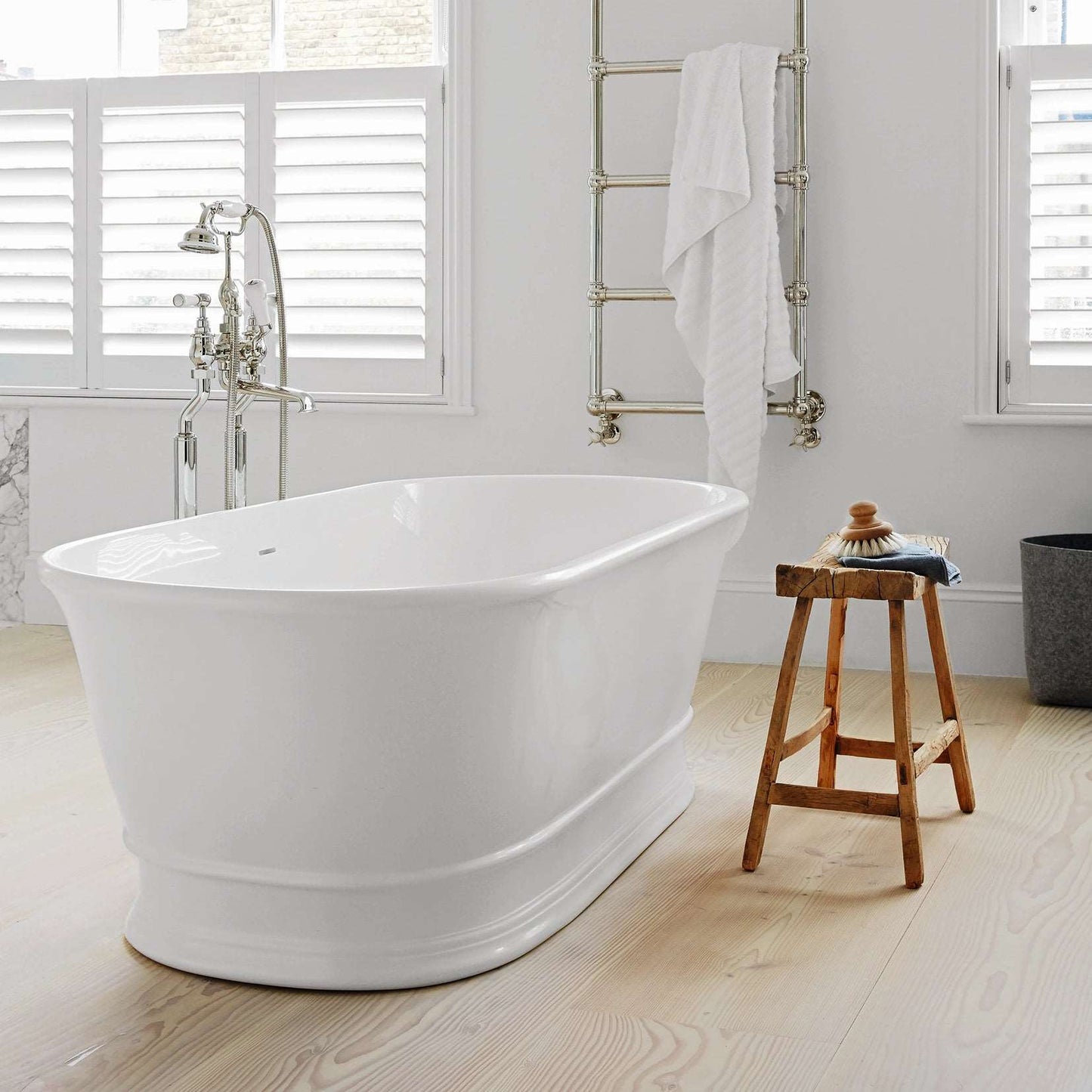 Aurelius Oval Freestanding Bath