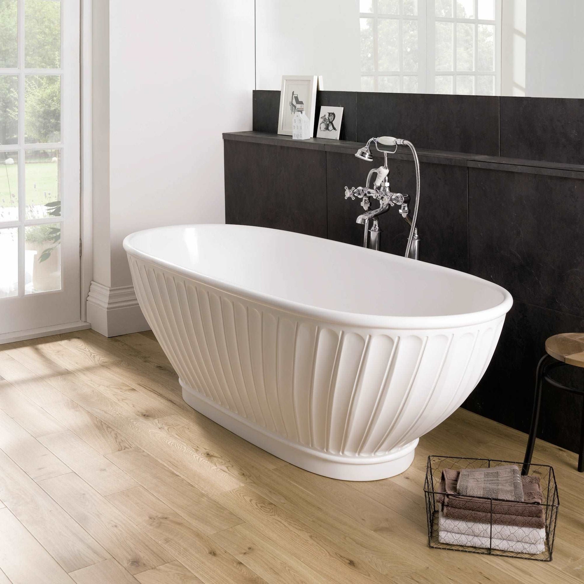 Casini Round Scalloped Freestanding Bath