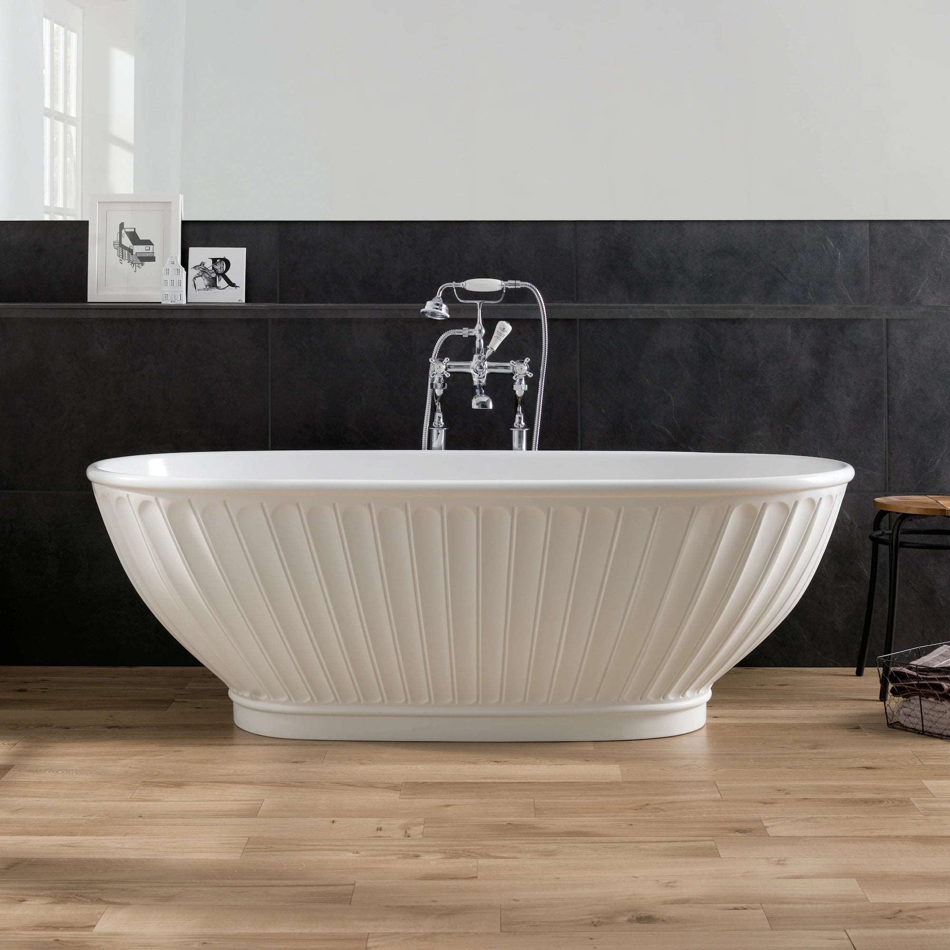 Casini Round Scalloped Freestanding Bath