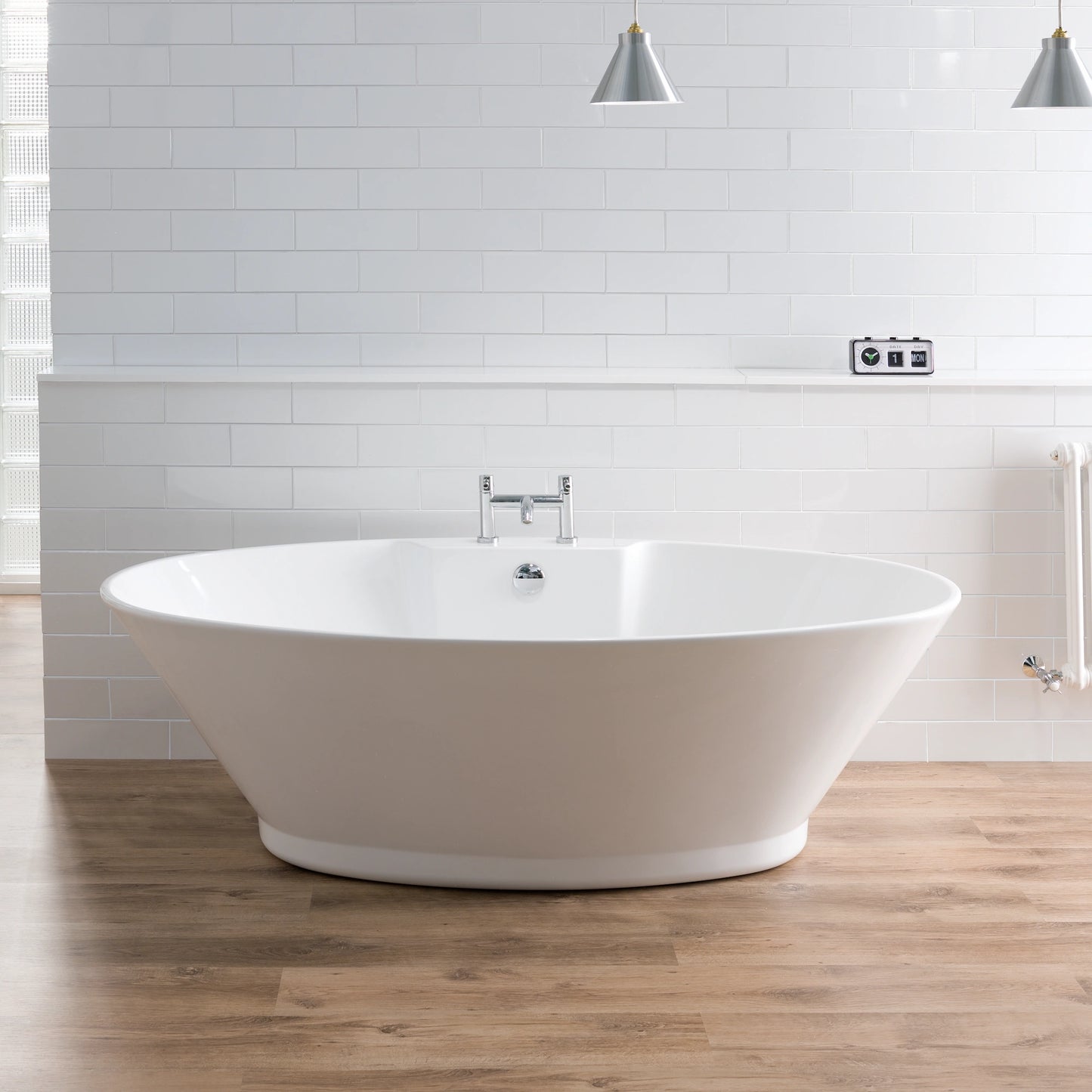 Chalice Major White Freestanding Bath with Tap Ledge 1780 x 935mm